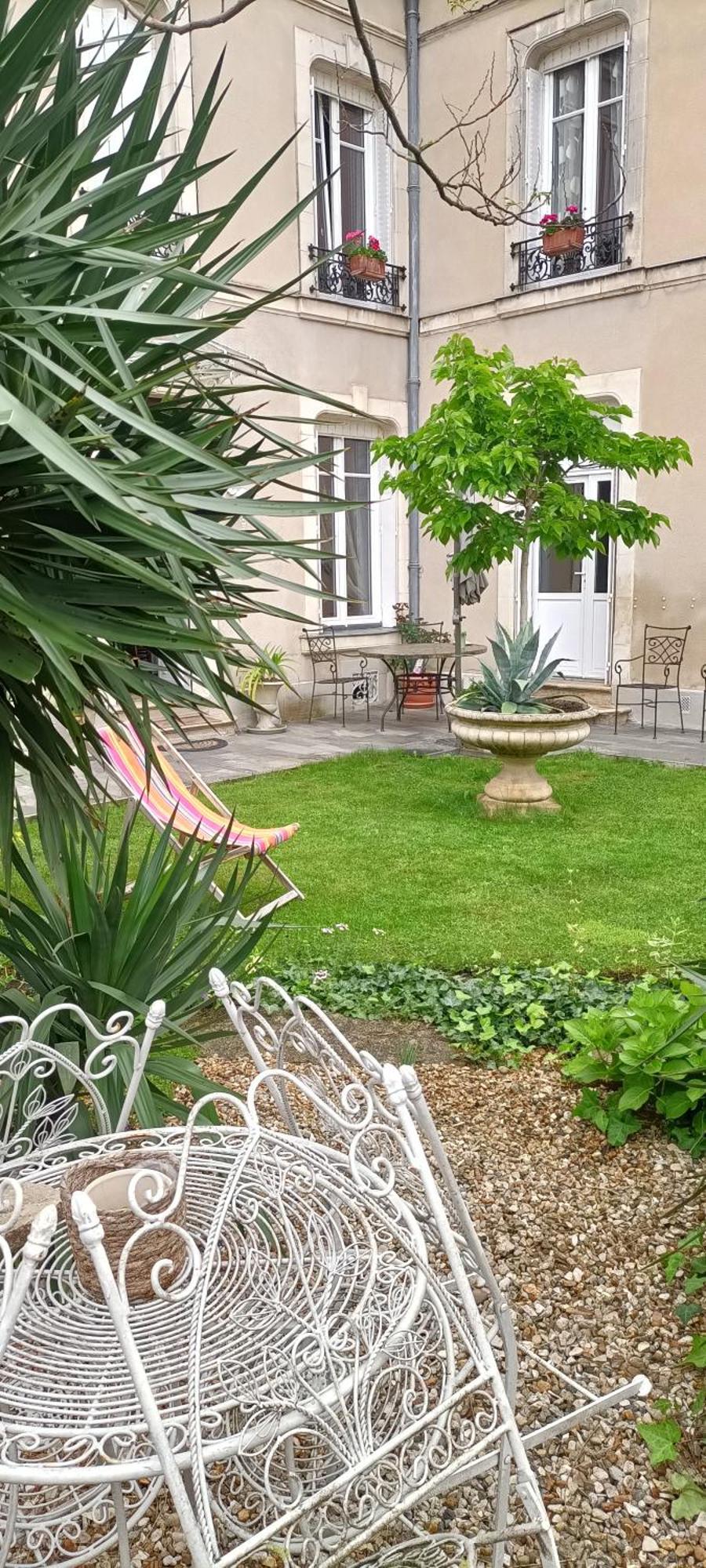 Agreables Chambres D'Hotes Pres Du Centre Ville Avec Jardin Le Mans Kültér fotó